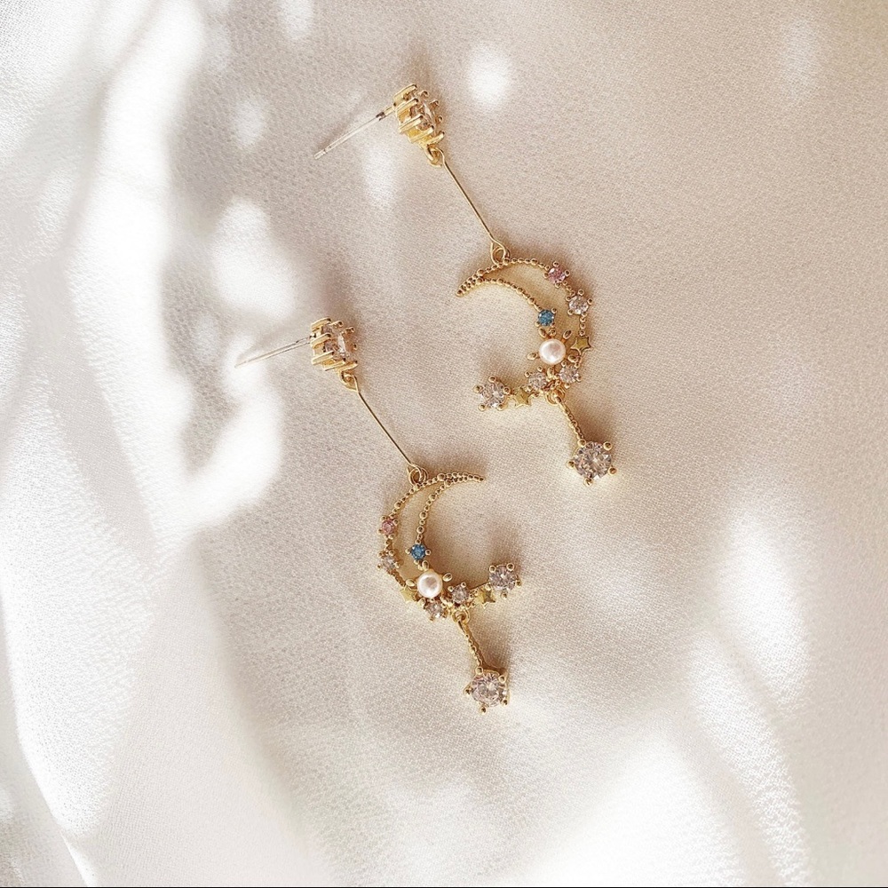 Moon and Star Earrings - Picture 10 of 14